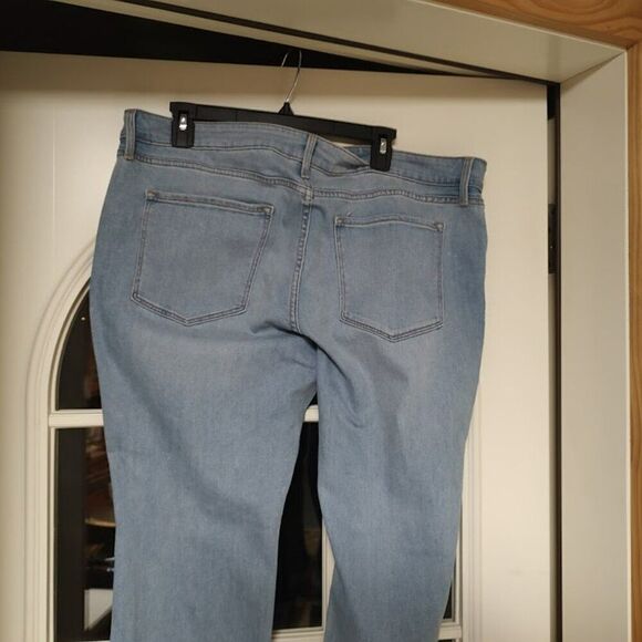 New Old Navy Mid Rise Wow Boot Cut Jeans Size Women's 18 Short - Picture 3 of 3